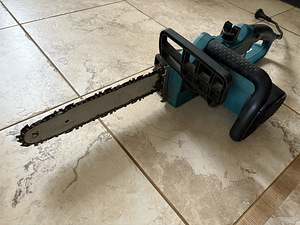 Kettsaag Makita UC3020A (1 foto / 2)