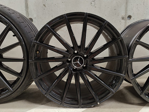 Литые диски mercedes 5x112 R20 Vossen style (3 фото из 10)