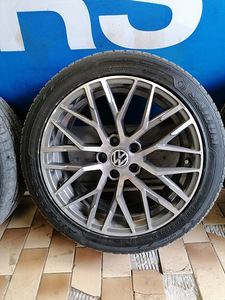 Литые диски 5x112 R18 (5 фото из 6)