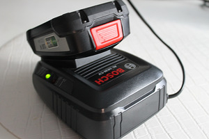 Akukettsaag Bosch Universal Chain 18V (2 foto / 3)