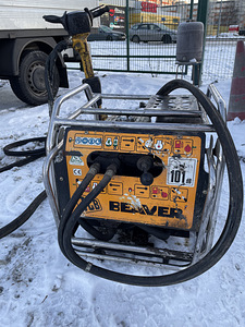 JCB BEAVER + HÜDRAULILINE PIIKVASAR (1 foto / 5)