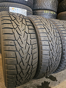 215 65 R 16 Nokian Hakkapeliitta 7 (2 foto / 4)