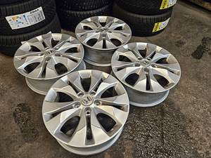 Honda Original Veljed R 17 (1 foto / 5)