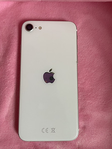 iPhone се 2020 (1 фото из 3)