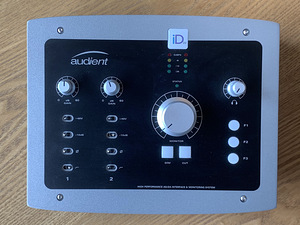 Helikaart (audio interface) Audient iD22 (1 foto / 2)