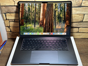 Apple Macbook Air M2 256GB/8GB (15-inch, 2023), Midnight SWE (1 foto / 3)