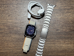 Apple Watch Ultra 2nd Generation, 49mm, Titanium (1 foto / 3)