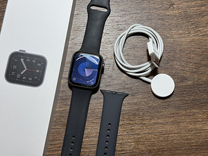 Apple Watch SE, 1st gen, 44mm, Space Grey GPS (1 foto / 3)