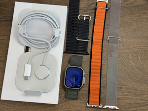 Apple Watch Ultra 1st Gen, 49mm, Titanium Cellular + GPS (1 foto / 3)