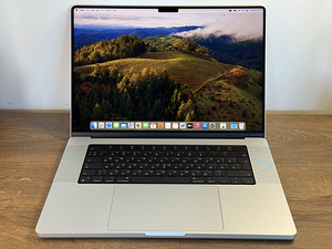 Apple Macbook M3 Pro 18gb/512gb (16-inch, 2023), Silver RUS (1 foto / 3)