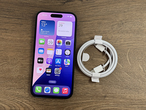 Apple iPhone 15 128gb, Black (1 foto / 3)