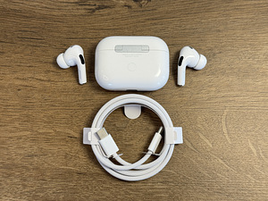 Apple Airpods Pro 2nd Generation 2023 (3 foto / 3)
