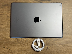 Apple iPad 10.2" 8th Gen (2020) 32gb, Wifi, Space Grey (3 foto / 3)