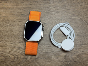 Apple Watch Ultra 1st Gen, 49mm, Titanium (2 foto / 3)