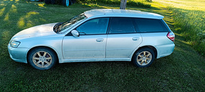 Subaru Legacy 2005 2.5 мануал (5 фото из 10)