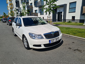 Skoda Octavia (2 фото из 9)