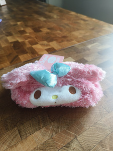 Hello kitty konteiner taskurätikute jaoks Uus