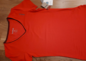Reebok uus t-särk, XS (36) (2 foto / 3)