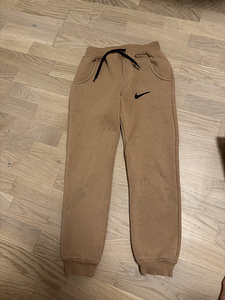 Nike (2 фото из 3)