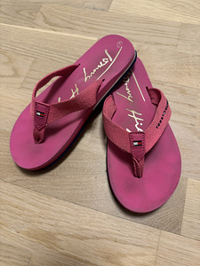 Tommy Hilfiger (2 фото из 2)