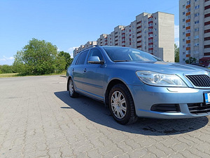 Skoda Octavia (2 фото из 9)