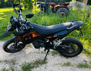 KTM 690SM 2009a (2 foto / 5)