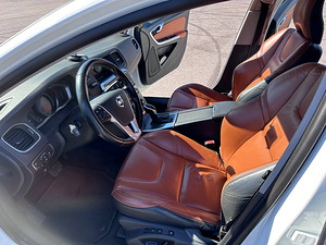 Volvo V60 2.0 TDI 120kW, 2013a (10 foto / 15)