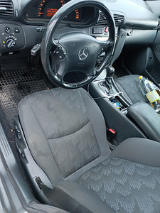 Mercedes Benz w203 (2 foto / 7)