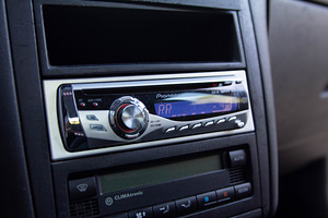 Volkswagen Golf 4 1.6 74kw (8 foto / 13)