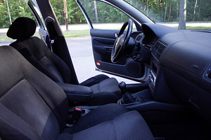 Volkswagen Golf 4 1.6 74kw (10 foto / 13)