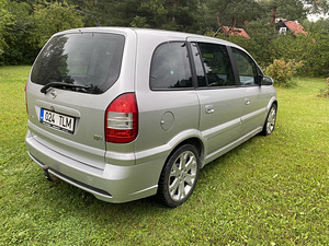 Opel Zafira OPC (5 foto / 9)
