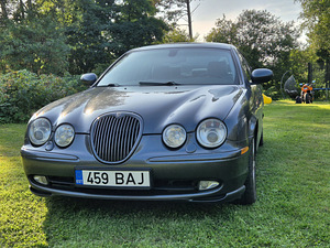 Jaguar S-Type (3 foto / 12)