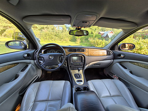 Jaguar S-Type (6 foto / 12)