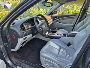 Jaguar S-Type (7 foto / 12)