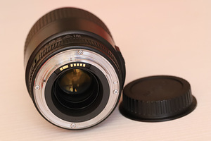Canon EF 100mm F2.8 USM Macro (2 foto / 5)
