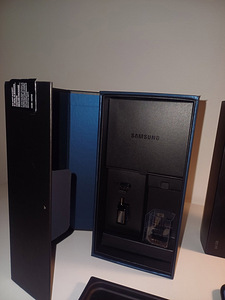 Samsung Galaxy S8+ : taasta või varuosadeks (ekraan katki) (4 foto / 10)