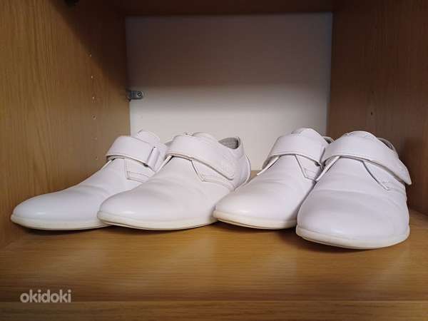 Valged nahast peokingad krõpsuga - poistele. (37 ja 38) koos