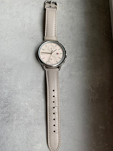 Часы Tommy Hilfiger (1 фото из 3)
