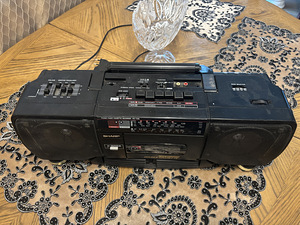 Sharp Boombox (2 foto / 2)