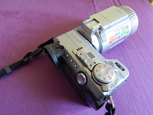 Sony videokaamera võimsa optikaga (3 foto / 3)
