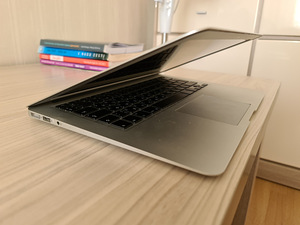 MacBook Air early 2015 (2 foto / 4)