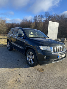 Jeep Grand Cherokee (2 foto / 10)