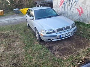 Vahetada Volvo v40 1.9td (7 foto / 7)