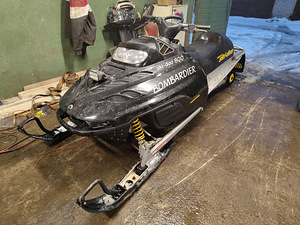 Ski-doo Bombardier 800 (2 foto / 7)