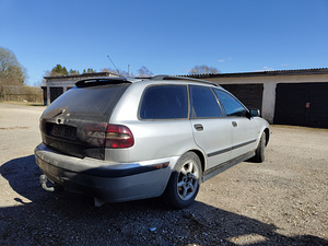 Volvo v40 1.9d (4 фото из 5)