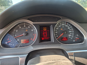 Audi A6 C6 3.2 Quattro (7 foto / 8)