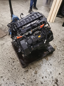Двигатель BMW v8 n62b40 (3 фото из 5)