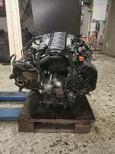 Двигатель BMW v8 n62b40 (4 фото из 5)