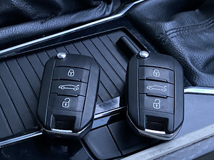 Peugeot 508 (14 фото из 15)