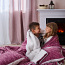Warm Hug розовый комплект: плед 130x90 и 2 подушки, новый (фото #1)